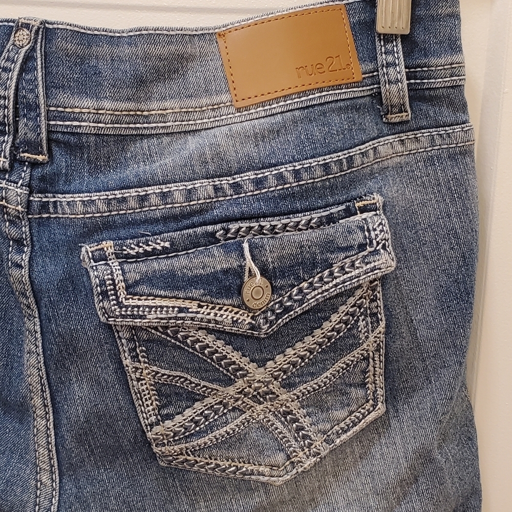 Stretchy Ripped Jean Shorts - Picture 4 of 4